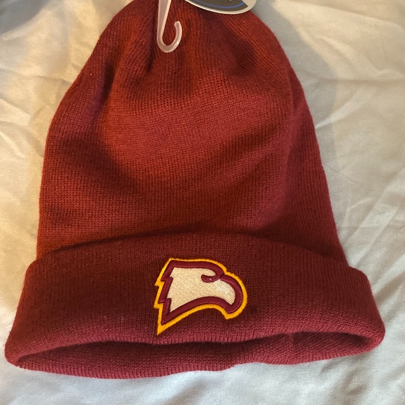 Winthrop Eagles Embroidered Logo Beanie One Size Top of the World NWT - Picture 1 of 2